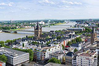 Panoramaaufnahme von Köln aus der Luft